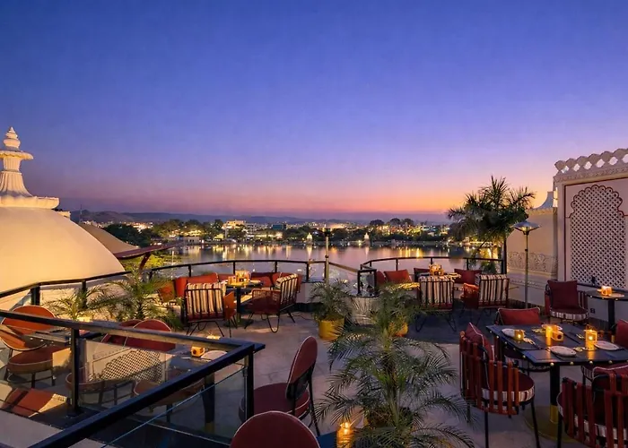 Swaroop Vilas - Lake Facing Boutique Hotel